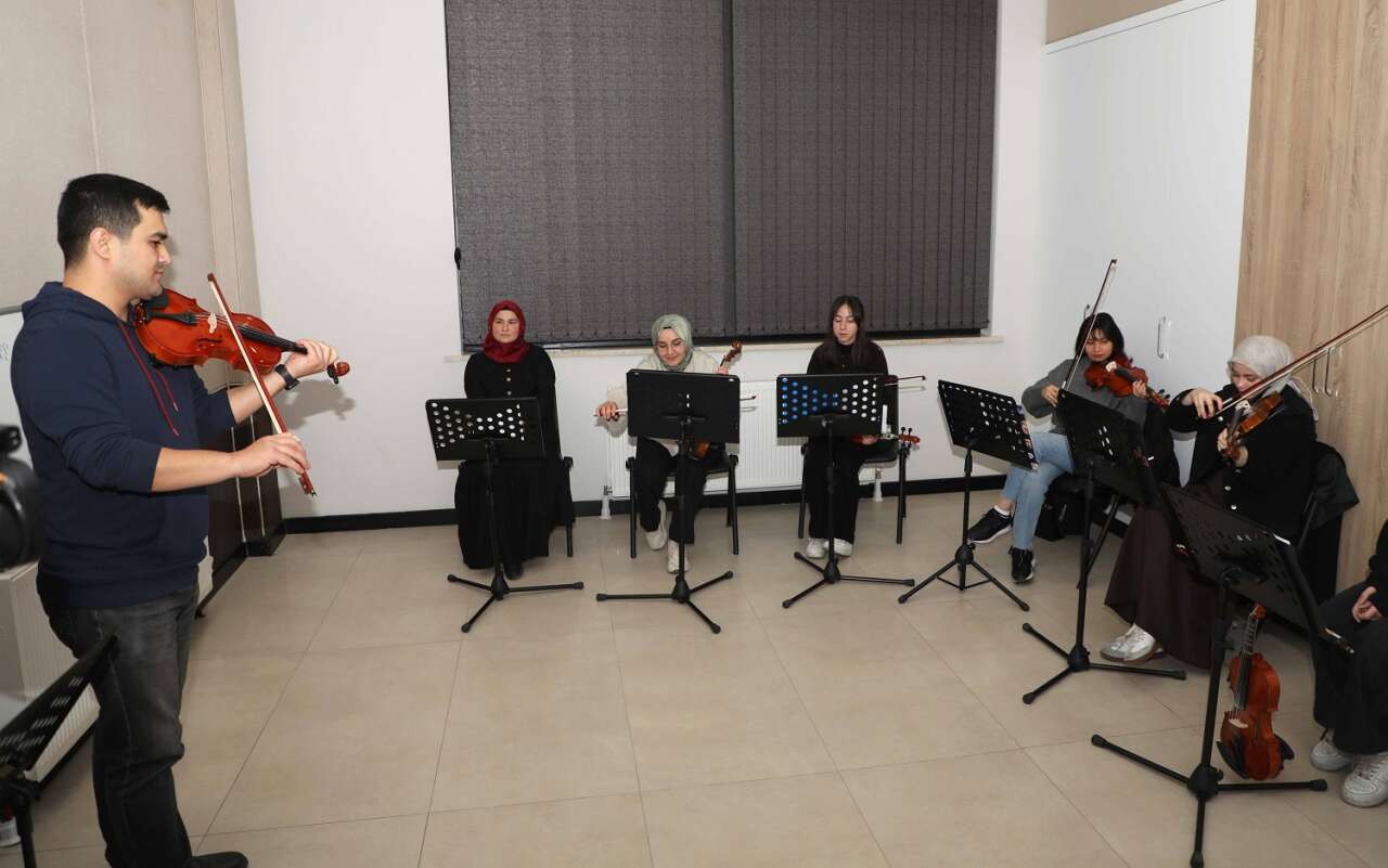 Konya’da genç yetenekler geleceğe bu merkezle hazırlanıyor 7